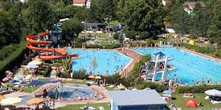 Piscine En Plein Air Renchen Parc Aquatique Outdooractive Com
