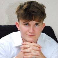 100+ profilů „Wiesner“