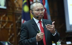 Semoga semangat allahyarham tan sri ainuddin wahid dapat kita contohi dalam mengangkat martabat profesional teknikal malaysia. Tiada Jalan Singkat Untuk Capai Kejayaan Tan Sri Abdul Wahid Omar Ukm News Portal