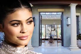 Kylie jenner recently stayed at the amangiri resort in utah, a popular celebrity getaway. Inside The Kardashian Jenner Clan S Real Estate Work Money