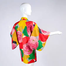 Quality products at remarkable prices. Japanese Vintage Haori Silk Kimono Jacket In Bold Zinnia And Geometric Print For Sale At 1stdibs