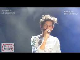 Sin embargo, la relación dio un giro de 360 grados después de que el joven cantante y actor protagonizara una polémica escena en la telenovela ¿qué le pasa a mi familia?, en donde besó a la novia de su papá. Emilio Osorio Marcos Perfecto Lanzamiento Cantante Concierto Lunario Youtube