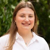 Kelly Bemis's Instagram, Twitter & Facebook