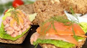 Nussbrotchen Low Carb Keto Sabo Tage Buch Rezept Rezepte Brot Ohne Kohlenhydrate Ketogene Rezepte