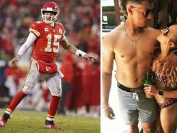 Patrick Mahomes' girlfriend watches on as Chiefs quarterback FORCED off  with BRUTAL injury 