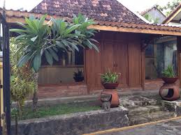 Di indonesia sendiri garasi biasa dibuat pada bagian depan rumah. 25 Trend Terbaru Model Rumah Doro Kepek Aneka Model Rumah