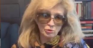 Lo superai solo quando cantai a sanremo zingara, con i capelli raccolti in una treccia e il naso bene in vista. Iva Zanicchi Provata Dal Covid Va A Colpire Dove Hai Patologie Io Sono Vecchia Ma Sana E Mi Ha Colpito In Cose Di 10 Anni Fa Il Fatto Quotidiano