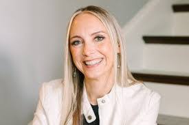 Cindy Messman's Instagram, Twitter & Facebook