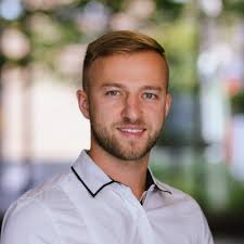 2024 has been an eventful year… I finished articling at Osler, Hoskin &  Harcourt LLP and was called to the Bar of Ontario. Yet, one of the most  rewarding moments was completing