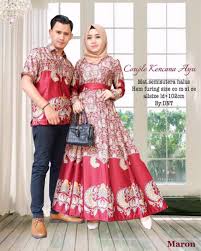 Maybe you would like to learn more about one of these? Setelan Model Baju Batik Couple Semi Sutra Kencana Ayu Warna Merah Maroon Rok Bunga Bunga Batik Warna
