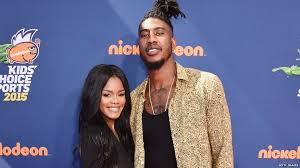 See more ideas about teyana taylor, taylor, taylor outfits. Basketball Player Delivers Daughter And Ties Umbilical Cord With Headphones Bbc News