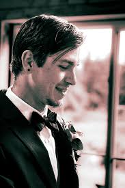 Looking for a photographer with a portfolio and travel experience