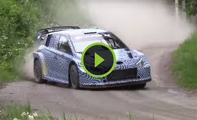 Thierry neuville, le pilote hyundai, actuel deuxième du championnat du monde wrc, me parle de sa voix posée, tranquille. Video Hyundai I20 N Rally1 Hybrid Testing In Finland Thierry Neuville Wrc 2022 Rallysupport