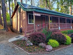 Great for an intimate getaway or a space for large groups. Yosemite Riverside Inn Buck Meadows Updated 2021 Prices