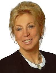 Mary Beringer's Instagram, Twitter & Facebook