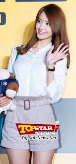 aku tersenyum yoona ファッション 少女 時代 ユナ 少女時代