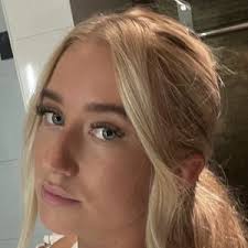 Josephine Simone's Instagram, Twitter & Facebook