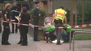 Der tatort an der herschelstraße ist abgesperrt, in der city kommt der verkehr teils zum erliegen. Nonstopnews Schlagerei Mit Dachlatten Endet Mit Schuss
