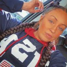 Amber Hamrick (@burrbabyy8)