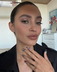 ✨ Sneak peek of the two looks that we did