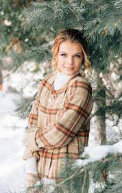 Photography Model Winter Senior Girls 68 Ideas Winter Senior Pictures Winter Portraits Photography Girl Senior Pictures