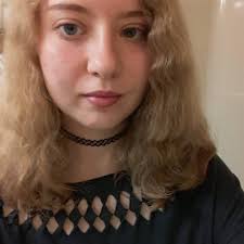 Emily Kelch's Instagram, Twitter & Facebook