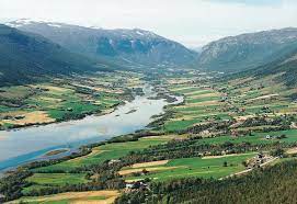 It was created on 1 january 2020 with the merger of the old counties of oppland and hedmark (the municipalities of jevnaker and lunner were transferred to the neighboring county of viken on the same date). Skjak Store Norske Leksikon