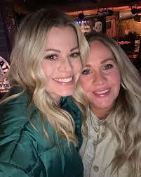 Libby Jansen's Instagram, Twitter & Facebook