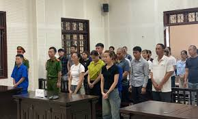 Tuyên án tù Vũ Thanh Tùng cùng 8 đồng phạm - Người quan sát