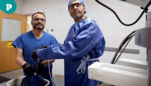 Medicina de vanguardia: Extirpan raro tumor espinal a través del ojo - Phlatames