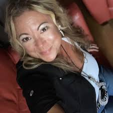 Does the cruise to Cozumel include sit down assigned or semi-formal dinner?