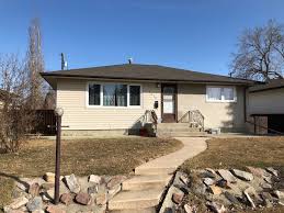 A locally owned and operated business that takes pride in the quality workmanship that we produce. Hardie Bungalow Renovation Blue Jay Exterior Renovations