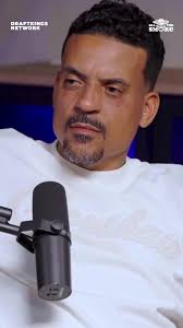 Michael Beasley: "Pat (Riley) layan aku macam anak dia sendiri. Kau  tahulah, macam, 'Alah, Ayah, janganlah nak kucup aku depan kawan-kawan.'  'Ayah, aku tak nak cakap dengan kau hari ni.' Tapi dia ...