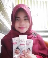 Harga fair and lovely tentu tergantung dari kemasannya tersebut. Fair Lovely Beauty Skincare Review Ernawatililys Com