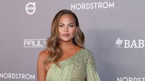 Browse 911 chrissy teigen swimsuit model stock photos and images available, or start a. Chrissy Teigen Wird Mit Jeffrey Epstein In Verbindung Gebracht Stern De