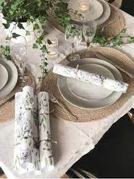 A Modern Australian Style Christmas Sheets On The Line Christmas Sheets Christmas In Australia Christmas Table Decorations
