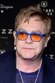 At the age of 11, he won a scholarship to the royal academy of music. Elton John Starportrat News Bilder Gala De