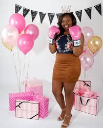 Here's some inspiration for women planning their milestone photo shoot! Balloon Ideas For Birthday Photoshoot Novocom Top