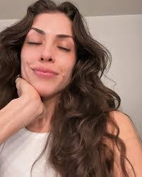 Rachel Metz's Instagram, Twitter & Facebook