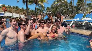 La estrella para adultos Bonnie Blue planea crear contenido exclusivo en Spring  Break de Cancún