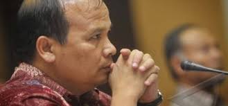 Secara umum esai ditulis oleh seorang esais (sebutan untuk penulis esai) dengan tujuan menanggapi masalah atau problematika aktual yang tengah terjadi di lingkungan masyarakat. Ini Jawaban Yunus Husein Ditanya Soal Keberanian Tindak Cikeas Jika Korupsi Republika Online