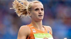 Carolina evelyn klüft (* 2.februar 1983 in sandhult, gemeinde borås) ist eine ehemalige schwedische leichtathletin und war vor allem im siebenkampf erfolgreich, in dem sie von 2003 bis 2008 zur weltspitze gehörte und neben einer olympischen goldmedaille dreimal bei weltmeisterschaften und zweimal bei europameisterschaften gewinnen konnte. Anouk Vetter