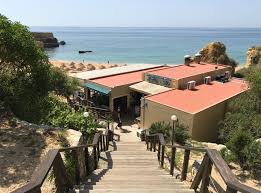 Praia do castelo is a beautiful beach near albufeira. Praia Do Castelo 1 Guide To This Peaceful Beach In Albufeira