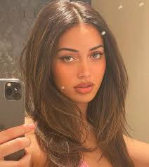 Miriam Vélez 🍓 (miriamlvv)