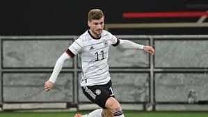 Und spielen die deutschen auch selber? Deutschland Em 2021 Timo Werner Erzahlt Von Revolutionarer Idee Im Fussball Fussball