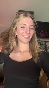 Lindsay Meyer's Instagram, Twitter & Facebook