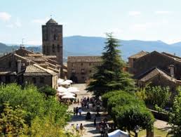 Casas rurales pyrenees está situado en una zona privilegiada por su espectacular belleza natural, donde se puede escapar realidad. Ainsa La Nueva Capital Del Turismo Rural De Espana Fcq