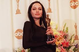 American Beauty, Hilary Swank, and Angelina Jolie: Recapping the 2000  Oscars | Vanity Fair