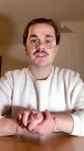 Doing a row using a resistance band today💪🏽This movement builds up  strength in the back muscles and helps to improve posture! #seatedexercise  #fitness #healthadvice #gymtips