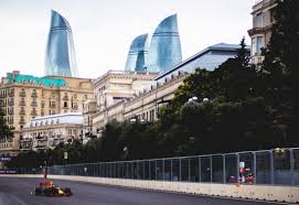 Заезды с участием 10 команд продлятся один час. Detali Razvlekatelnoj Programmy Na Formule 1 V Baku